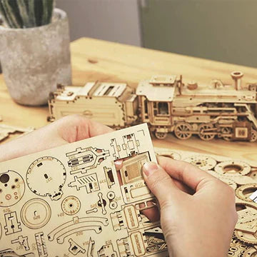 Wooden model railroad - Hours of building fun with 3D wooden model railroad
